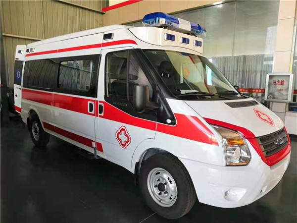 且末县福特V362救护车